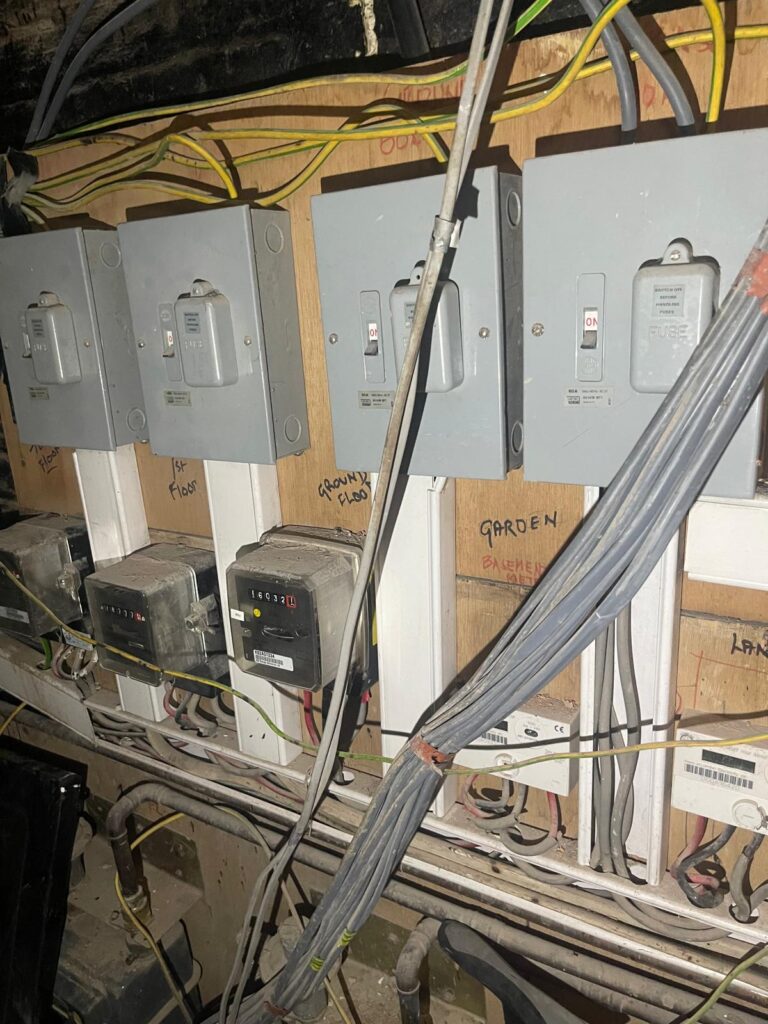 New Main Isolators 5 Flats in total / Westbourne Green W11