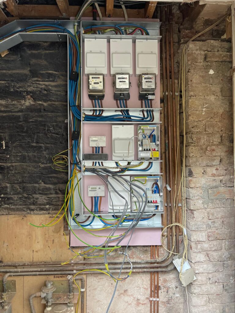 New Main Isolators 5 Flats in total / Westbourne Green W11